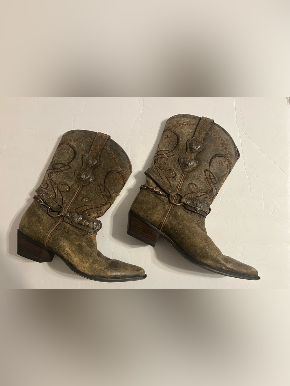 Durango crush Women's Brown Distressed Leather Concho Heeled Boots